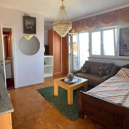 In 43202 Apartment *